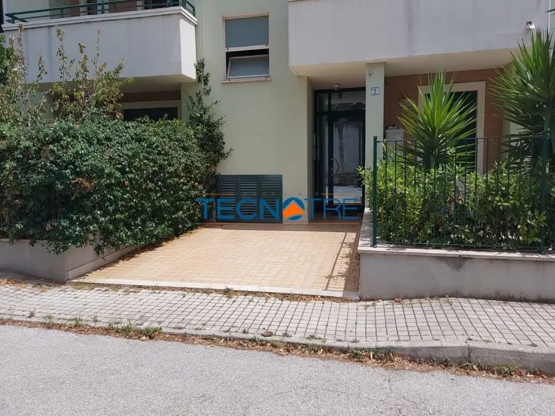 Dettaglio 18: Colonnella Trilocale con Giardino