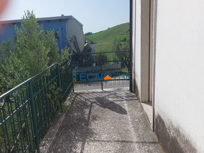 Dettaglio 29: Bellante Casa Singola Affiancata con corte Esterna