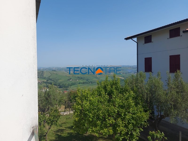 Dettaglio 31: Bellante Casa Singola Affiancata con corte Esterna