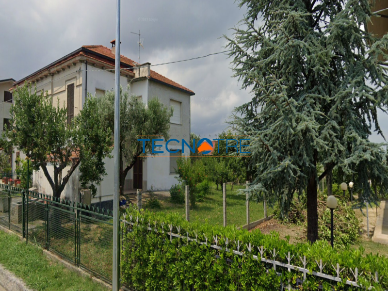 Dettaglio 36: Bellante Casa Singola Affiancata con corte Esterna