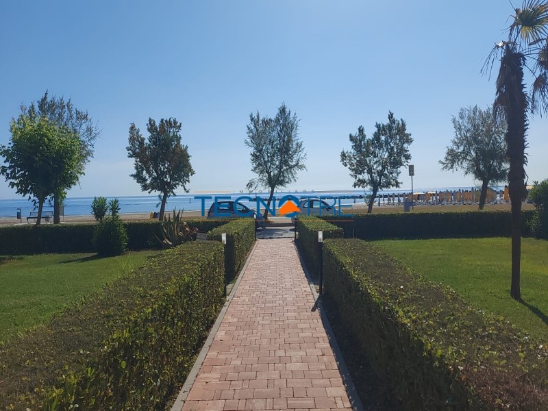 Dettagli: Martinsicuro Trilocale con Vista Mare e Garage