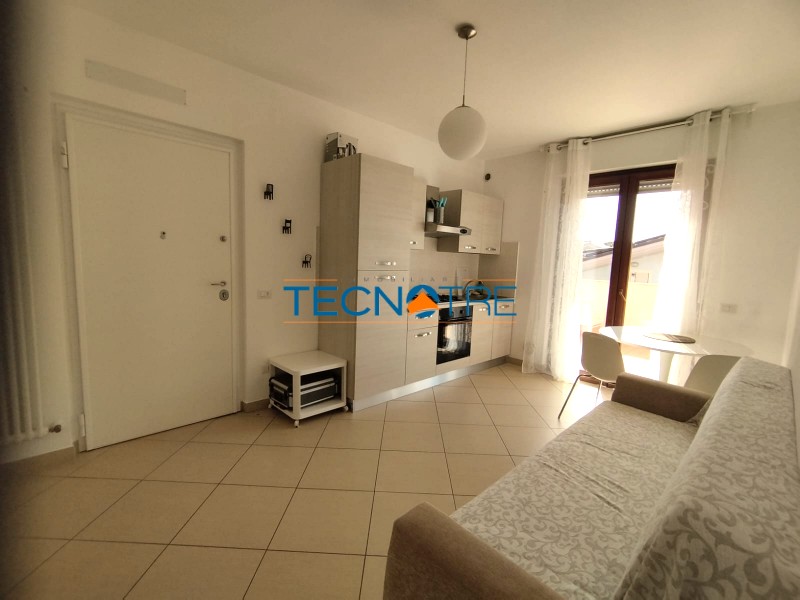 Dettagli: Martinsicuro Attico Trilocale Vista Mare e Garage