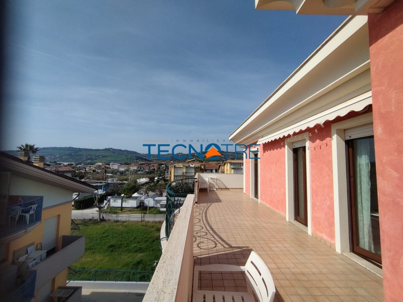 Dettaglio 6: Martinsicuro Attico Trilocale Vista Mare e Garage