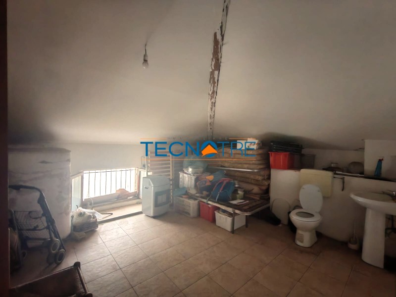 Dettaglio 48: Martinsicuro Casa Singola da Ristrutturare con Area Esterna Recintata