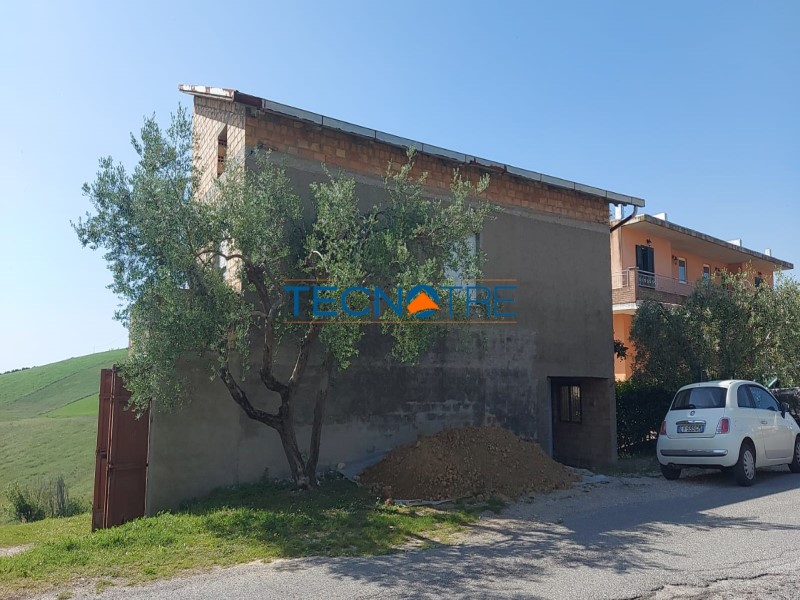 Dettaglio 5: Bellante Fabbricato con Terreno Edificabile/Agricolo
