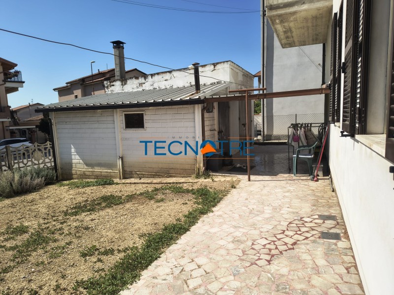 Dettaglio 9: Giulianova Alta Zona Centro Casa Indipendente su Tre Livelli